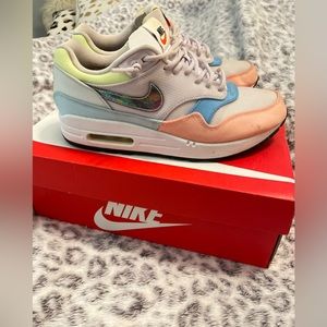 WOMANS Nike air max 1 “multi color”